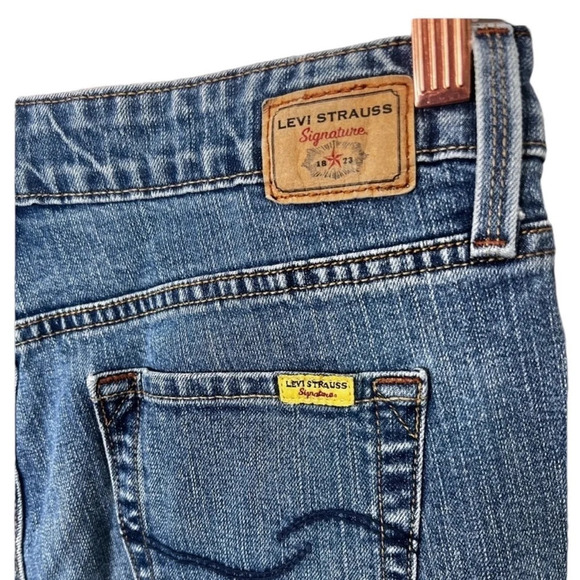 Leviโs Strauss signature mid rise boot cut jean sz 12 long excellent condition - Picture 5 of 5